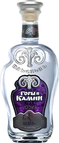 Водка Горы и Камни Тутовая 0.5 л